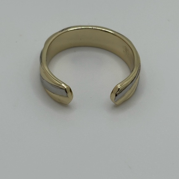 Elegant Two-Tone Ring - Picture 3 of 4